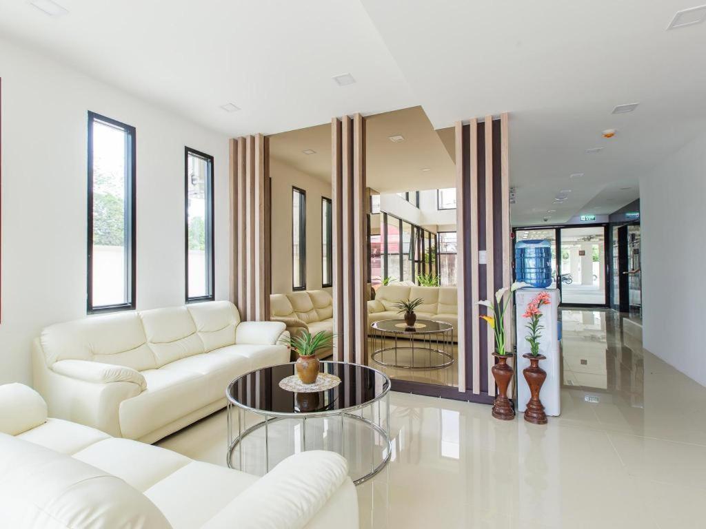 B2 Ubon Premier Hotel Ubon Ratchathani Bagian luar foto